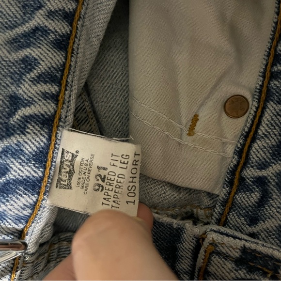 Levi’s Vintage High Rise Ripped Shorts - Picture 9 of 9